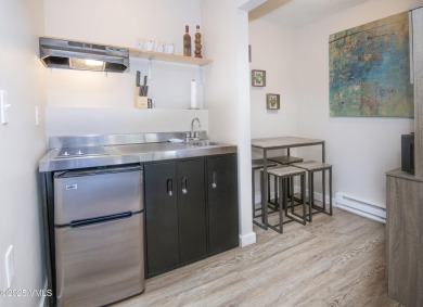 Charming 2-bedroom, 3-bathroom condo offers the perfect blend of on Eagle Vail Golf Course in Colorado - for sale on GolfHomes.com, golf home, golf lot