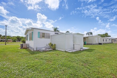 Cute and sassy - this may just be the one you need.  This home on Maple Leaf Golf and Country Club in Florida - for sale on GolfHomes.com, golf home, golf lot