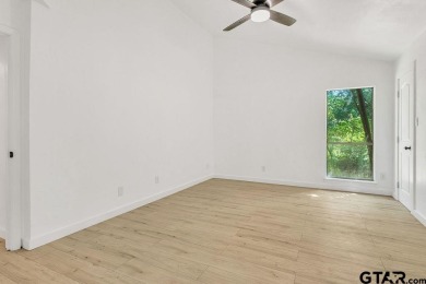 Welcome to this charming 2-bedroom, 2-bathroom home nestled in on Hide-A-Way Lake Golf Course in Texas - for sale on GolfHomes.com, golf home, golf lot