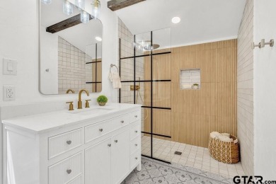 Welcome to this charming 2-bedroom, 2-bathroom home nestled in on Hide-A-Way Lake Golf Course in Texas - for sale on GolfHomes.com, golf home, golf lot