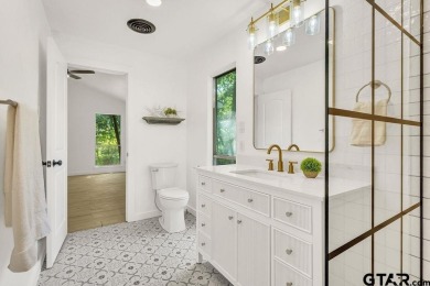 Welcome to this charming 2-bedroom, 2-bathroom home nestled in on Hide-A-Way Lake Golf Course in Texas - for sale on GolfHomes.com, golf home, golf lot
