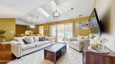 Turn key and ready to go! Beautifully updated end-unit townhome on Raintree Golf Course in New Jersey - for sale on GolfHomes.com, golf home, golf lot