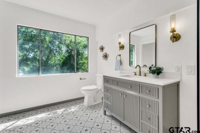 Welcome to this charming 2-bedroom, 2-bathroom home nestled in on Hide-A-Way Lake Golf Course in Texas - for sale on GolfHomes.com, golf home, golf lot