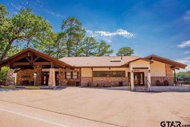 Welcome to this charming 2-bedroom, 2-bathroom home nestled in on Hide-A-Way Lake Golf Course in Texas - for sale on GolfHomes.com, golf home, golf lot