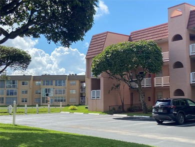 Spacious 1 Bedroom 1.5 baths 55+ Communty in Sunrise Lakes Phase on Sunrise Lakes Phase III in Florida - for sale on GolfHomes.com, golf home, golf lot