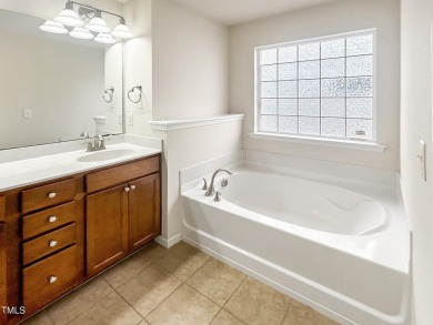 Stunning  Heritage North 3 bedroom/ 2.5 bath townhome with a 2 on Heritage Golf Club in North Carolina - for sale on GolfHomes.com, golf home, golf lot