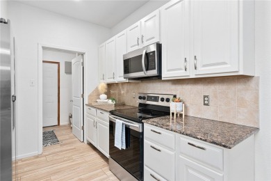 It's a rare treat to find a spacious single level home in on Northshore Country Club in Texas - for sale on GolfHomes.com, golf home, golf lot