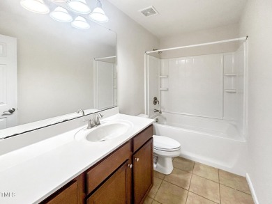 Stunning  Heritage North 3 bedroom/ 2.5 bath townhome with a 2 on Heritage Golf Club in North Carolina - for sale on GolfHomes.com, golf home, golf lot