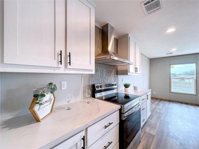 One or more photo(s) has been virtually staged. Welcome to on Brookridge Country Club in Florida - for sale on GolfHomes.com, golf home, golf lot