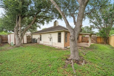 It's a rare treat to find a spacious single level home in on Northshore Country Club in Texas - for sale on GolfHomes.com, golf home, golf lot