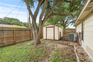 It's a rare treat to find a spacious single level home in on Northshore Country Club in Texas - for sale on GolfHomes.com, golf home, golf lot