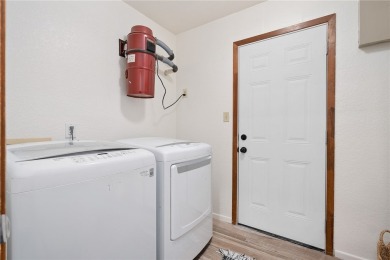 It's a rare treat to find a spacious single level home in on Northshore Country Club in Texas - for sale on GolfHomes.com, golf home, golf lot