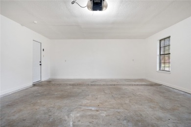 It's a rare treat to find a spacious single level home in on Northshore Country Club in Texas - for sale on GolfHomes.com, golf home, golf lot