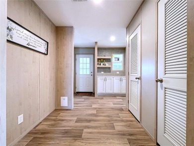 One or more photo(s) has been virtually staged. Welcome to on Brookridge Country Club in Florida - for sale on GolfHomes.com, golf home, golf lot