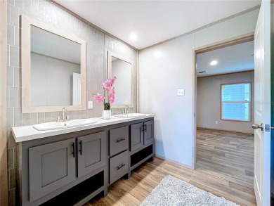 One or more photo(s) has been virtually staged. Welcome to on Brookridge Country Club in Florida - for sale on GolfHomes.com, golf home, golf lot