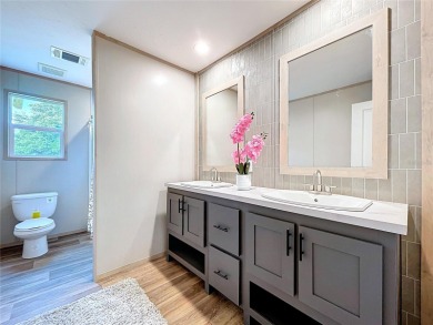 One or more photo(s) has been virtually staged. Welcome to on Brookridge Country Club in Florida - for sale on GolfHomes.com, golf home, golf lot
