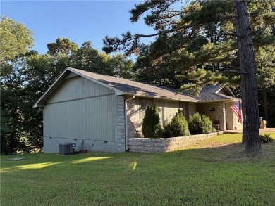 Charming 3 bedroom 2 bath home on a large corner lot.  Kitchen on Bella Vista Country Club - Berksdale in Arkansas - for sale on GolfHomes.com, golf home, golf lot