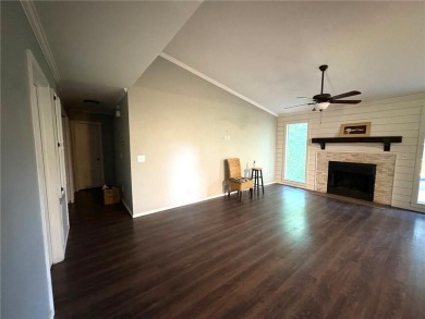 Charming 3 bedroom 2 bath home on a large corner lot.  Kitchen on Bella Vista Country Club - Berksdale in Arkansas - for sale on GolfHomes.com, golf home, golf lot