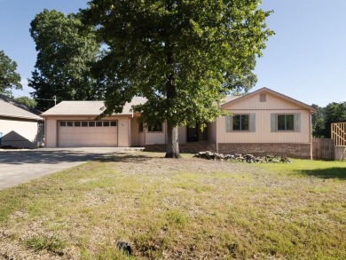 Here is a great house located in the coveted Kelaen subdivision on Bella Vista Country Club - Scottsdale in Arkansas - for sale on GolfHomes.com, golf home, golf lot