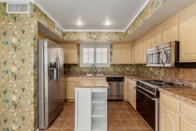Charming and Spacious Zuni Model in the heart of Sun Lakes!

 on Cottonwood Country Club in Arizona - for sale on GolfHomes.com, golf home, golf lot