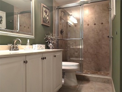 INVITING  2/2 DECORATED IN NEUTRAL SOFT COLORS, SO WELCOMING! on Wynmoor Golf Course in Florida - for sale on GolfHomes.com, golf home, golf lot