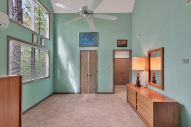 NEW ROOF and motivated sellers in Keowee Key!!! Bargain price on Keowee Key Golf and Country Club in South Carolina - for sale on GolfHomes.com, golf home, golf lot