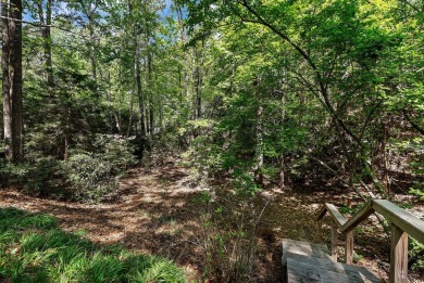 NEW ROOF and motivated sellers in Keowee Key!!! Bargain price on Keowee Key Golf and Country Club in South Carolina - for sale on GolfHomes.com, golf home, golf lot