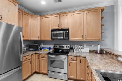 This rare all one-level townhouse offers 3 bedrooms, 2 full on Blackmoor Golf Club in South Carolina - for sale on GolfHomes.com, golf home, golf lot