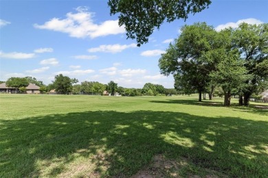 WELCOME HOME to PECAN PLANTATION!  Enjoy golf course community on Pecan Plantation Country Club in Texas - for sale on GolfHomes.com, golf home, golf lot