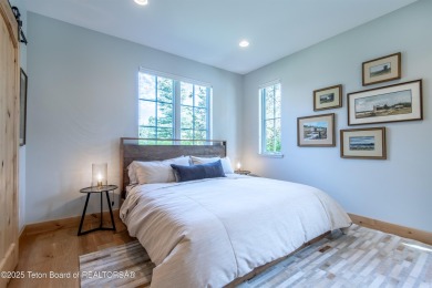 Convenience and comfort come together in this well-maintained on Huntsman Springs Golf Club in Idaho - for sale on GolfHomes.com, golf home, golf lot