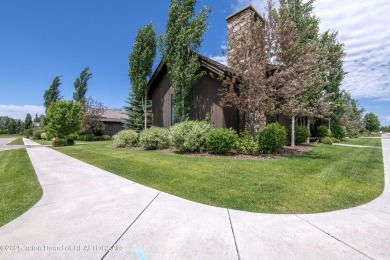Convenience and comfort come together in this well-maintained on Huntsman Springs Golf Club in Idaho - for sale on GolfHomes.com, golf home, golf lot