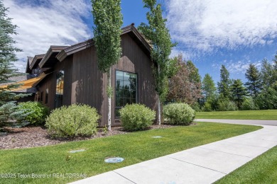 Convenience and comfort come together in this well-maintained on Huntsman Springs Golf Club in Idaho - for sale on GolfHomes.com, golf home, golf lot