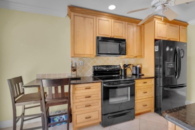 BEAUTIFUL LIGHT AND BRIGHT 2 BEDROOM, 2.5 BATH TOWNHOUSE ON GOLF on Boca Lago Golf and Country Club in Florida - for sale on GolfHomes.com, golf home, golf lot