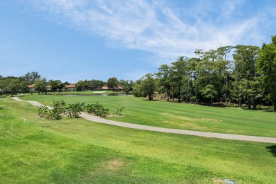 BEAUTIFUL LIGHT AND BRIGHT 2 BEDROOM, 2.5 BATH TOWNHOUSE ON GOLF on Boca Lago Golf and Country Club in Florida - for sale on GolfHomes.com, golf home, golf lot