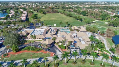 BEAUTIFUL LIGHT AND BRIGHT 2 BEDROOM, 2.5 BATH TOWNHOUSE ON GOLF on Boca Lago Golf and Country Club in Florida - for sale on GolfHomes.com, golf home, golf lot