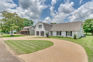 Beautifully maintained 4/3 home on sought after Deerfield Golf on Colonial Country Club Deerfield in Mississippi - for sale on GolfHomes.com, golf home, golf lot