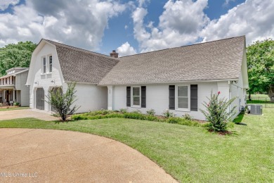 Beautifully maintained 4/3 home on sought after Deerfield Golf on Colonial Country Club Deerfield in Mississippi - for sale on GolfHomes.com, golf home, golf lot