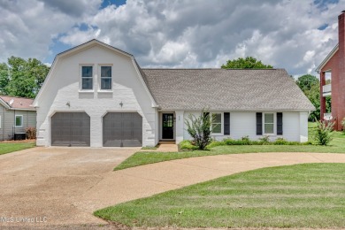Beautifully maintained 4/3 home on sought after Deerfield Golf on Colonial Country Club Deerfield in Mississippi - for sale on GolfHomes.com, golf home, golf lot