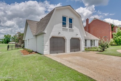 Beautifully maintained 4/3 home on sought after Deerfield Golf on Colonial Country Club Deerfield in Mississippi - for sale on GolfHomes.com, golf home, golf lot