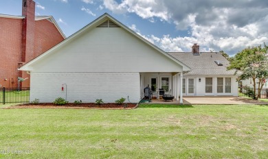 Beautifully maintained 4/3 home on sought after Deerfield Golf on Colonial Country Club Deerfield in Mississippi - for sale on GolfHomes.com, golf home, golf lot