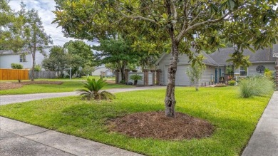 Well maintained single story townhome with a garage  within on Shadowmoss Plantation Golf Club in South Carolina - for sale on GolfHomes.com, golf home, golf lot