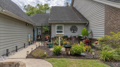 Well maintained single story townhome with a garage  within on Shadowmoss Plantation Golf Club in South Carolina - for sale on GolfHomes.com, golf home, golf lot