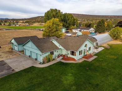 Elegant Country Feel on Prlneville Golf Course on 4 43 acres on Prineville Golf and Country Club in Oregon - for sale on GolfHomes.com, golf home, golf lot