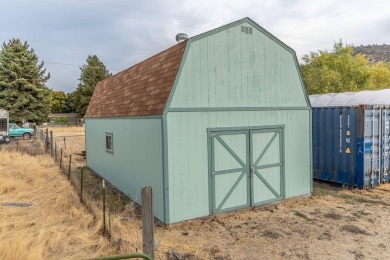 Elegant Country Feel on Prlneville Golf Course on 4 43 acres on Prineville Golf and Country Club in Oregon - for sale on GolfHomes.com, golf home, golf lot