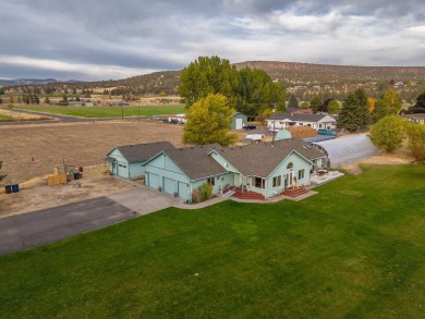 Elegant Country Feel on Prlneville Golf Course on 4 43 acres on Prineville Golf and Country Club in Oregon - for sale on GolfHomes.com, golf home, golf lot