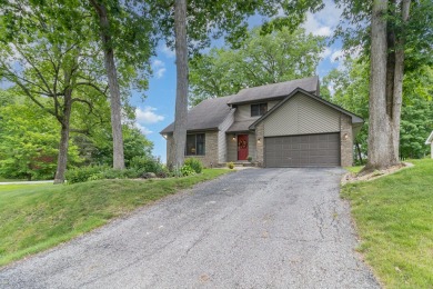 Beautiful 3 bed, 3 bath home situated in Lakes of the Four on Lakes of the Four Seasons Country Club in Indiana - for sale on GolfHomes.com, golf home, golf lot