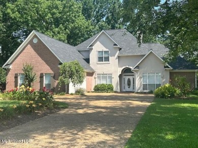 A beautiful 1 owner home built in 1995 located on the fairway of on Colonial Country Club Deerfield in Mississippi - for sale on GolfHomes.com, golf home, golf lot