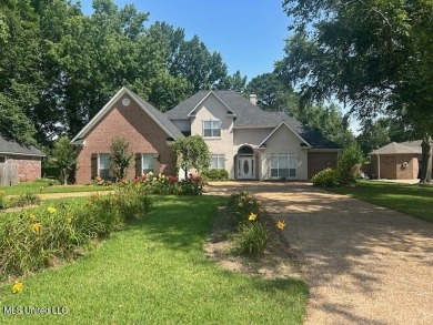 A beautiful 1 owner home built in 1995 located on the fairway of on Colonial Country Club Deerfield in Mississippi - for sale on GolfHomes.com, golf home, golf lot