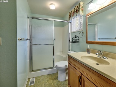 Located in the desirable Woodburn Senior Estates, this on Senior Estates Golf and Country Club in Oregon - for sale on GolfHomes.com, golf home, golf lot