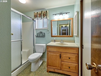 Located in the desirable Woodburn Senior Estates, this on Senior Estates Golf and Country Club in Oregon - for sale on GolfHomes.com, golf home, golf lot